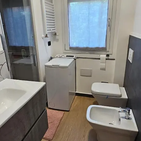 A Casa Di Viola アパート カザレッキオ・ディ・レーノ